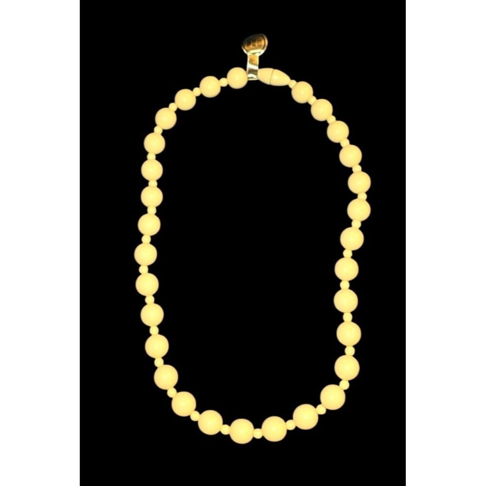 Vintage Women's Cream Color Beaded Necklace Made in Japan